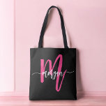 Tote Bag Chaud rose noir moderne Script Girl Monogramme Nom<br><div class="desc">Transportez vos essentiels en style avec notre Sac fourre-tout de nom Monogramme Fille Hot Rose Modern Script! Doté d'un design rose vif et audacieux, ce fourre-tout est personnalisé avec votre nom dans un script moderne chic pour un look personnalisé et tendance. Parfait pour le shopping, l'école ou l'usage quotidien, il...</div>