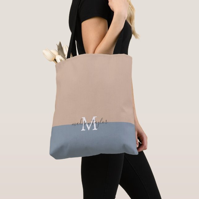 Tote Bag Chic beige et bleu Dusty avec nom Monogramme (De près)