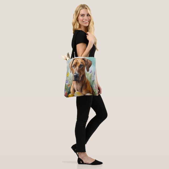 Tote Bag Chien Rhodesian Ridgeback avec oeufs de Pâques vac (Sur le modèle)