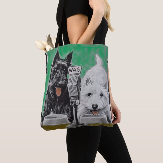 Tote Bag Chiens écossais Blackie et Whitie à la radio (De près)