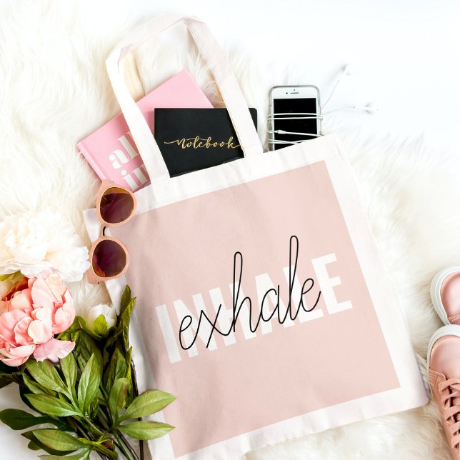 Tote Bag Citation moderne Pastel Pink Inhale Exhale (Créateur téléchargé)