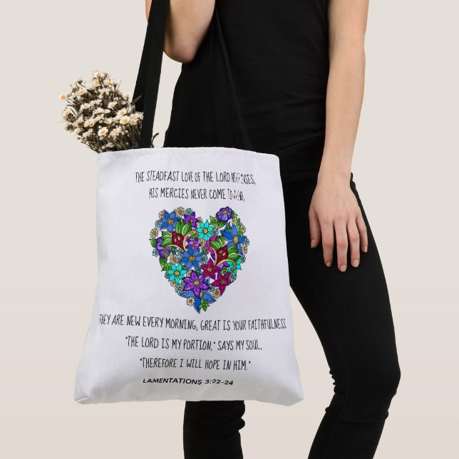 Tote Bag Coeur floral, verset des Lamentations 3:22-24 (De près)