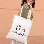 Tote Bag Coordinateur de Cute Chaos<br><div class="desc">Restez calme et coordonnez le chaos avec notre Sac fourre-tout Wedding planner de coordinateur du Chaos amusant. Un cadeau élégant en noir et blanc pour les wedding planners,  il ajoute une touche de plaisir au tourbillon. Avec la calligraphie ludique,  c'est à la fois pratique et un gardien.</div>