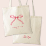 Tote Bag Coquette Fille Bow Rose Bachelorette Personnalisée<br><div class="desc">Cette coquette tendance design esthétique avec un arc rose offre la personnalisation avec le nom de la mariée et la date ou l'emplacement. Parfait pour ajouter un peu de plaisir et d'ambiance à votre événement.</div>
