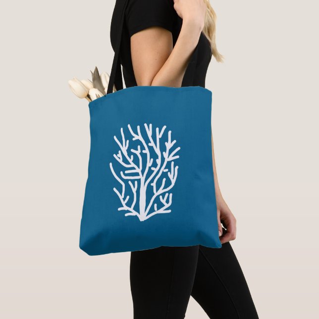 Tote Bag Corail blanc sur la vie aquatique bleue (De près)