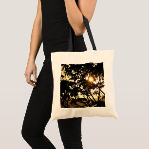Tote Bag Coucher du soleil à travers les arbres I Photograp