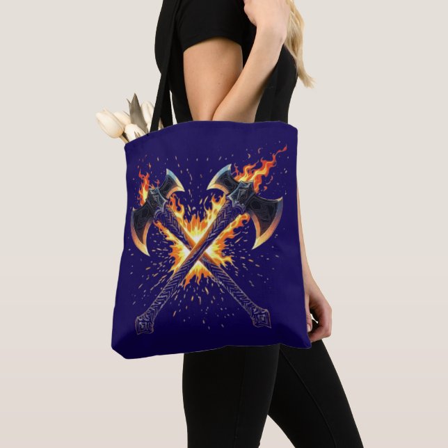 Tote Bag Crossed Fantasy Axes with Fiery Energy – Powerful  (De près)