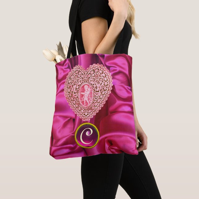 TOTE BAG CUPID LACE COEUR SOIE ROSE FUCHSIA TISSU MONOGRAMM (De près)