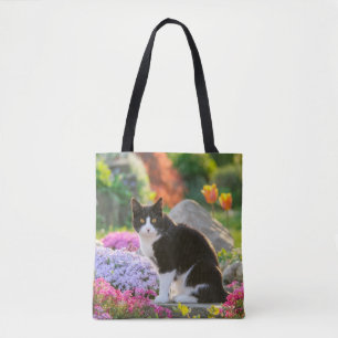 Tote Bag Cute chat blanc noir dans un jardin fleuri coloré