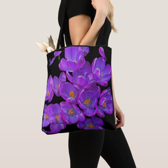 Tote Bag De magnifiques crocus floraux violets de printemps (De près)