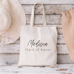 Tote Bag Demoiselle d'honneur Script Minimaliste Moderne<br><div class="desc">Élevez votre enterrement de vie de jeune fille avec notre collection "Écriture minimaliste moderne pour demoiselles d'honneur". Cette gamme exquise de produits incarne l'élégance contemporaine et le style intemporel,  parfait pour célébrer vos prochaines noces de manière moderne et sophistiquée.</div>