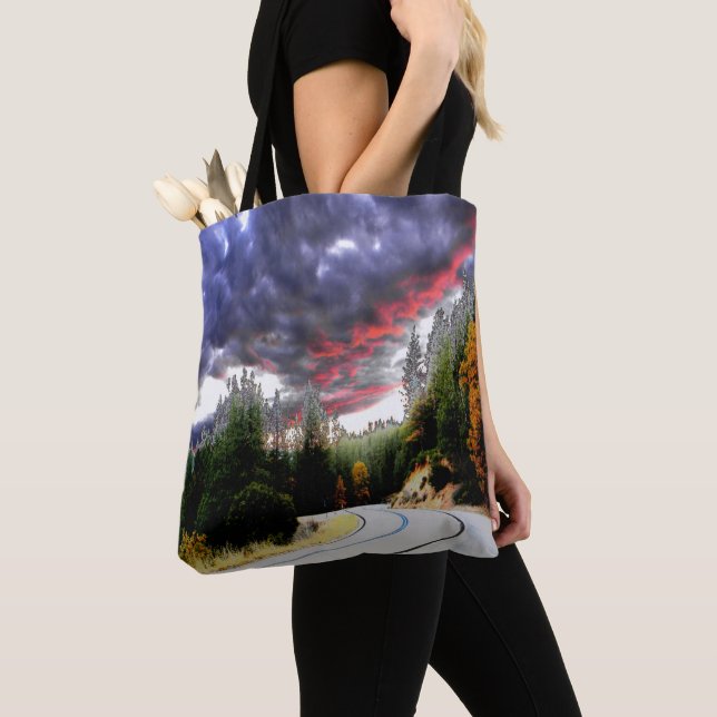 Tote Bag Déraper sur l'autoroute de montagne..... (De près)