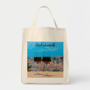 Tote Bag Deux verres de vin rouge avec vue sur Dubrovnik