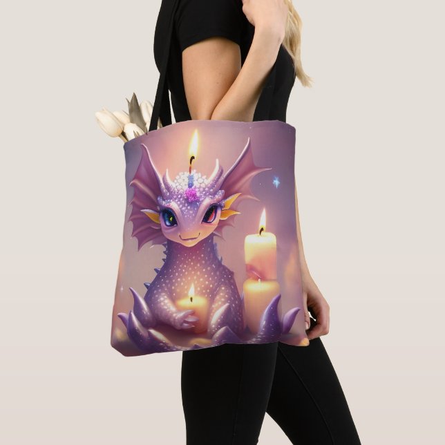 Tote Bag Dragon d'Imaginaire aux bougies d'anniversaire (De près)