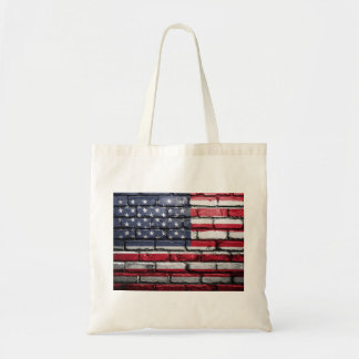 Tote Bag Drapeau américain peint sur un mur en brique