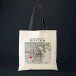 Tote Bag Emplacement de l'amour de Boston | Accueil du Mari<br><div class="desc">Un sac fourre-tout amusant pour un mariage ou toute autre occasion se déroulant dans la belle ville de Boston, Massachusetts. Cette fourre-tout dispose d'une carte du centre-ville à l'intérieur d'un coffret encadré en noir. Au sommet se trouve un accueil de bienvenue et le nom de la ville. Sur le côté...</div>