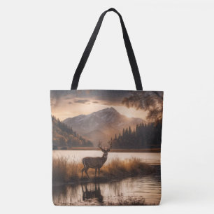Tote Bag Énorme cerf à cheval sur le lac Mountain