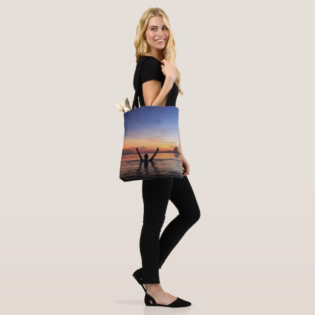 Tote Bag Esprit débordant aux Philippines (Sur le modèle)