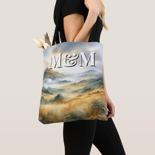 Tote Bag Esthétique des Highlands d'Écosse, monogramme mode (De près)