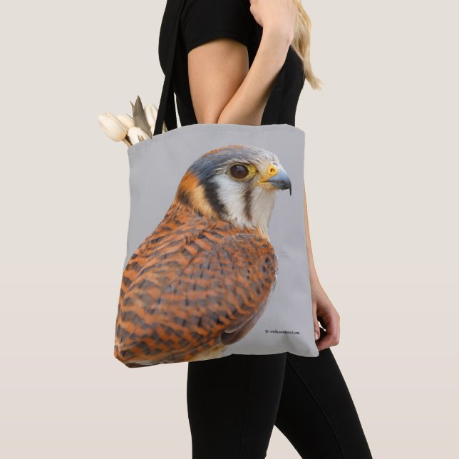 Tote Bag Faucon étonnant de Kestrel Sparrowhawk américain (De près)