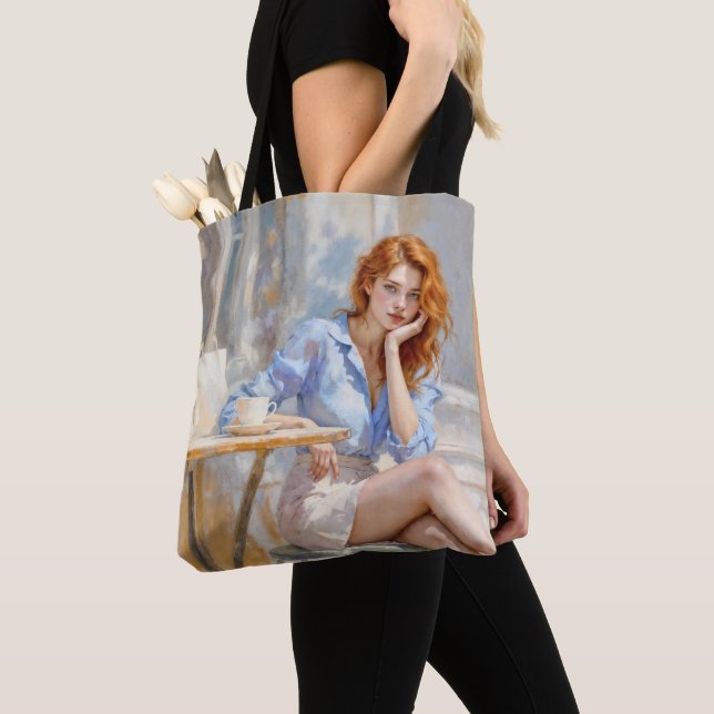 Tote Bag Femme aux cheveux rouges doux et rêveuse aux coule (De près)
