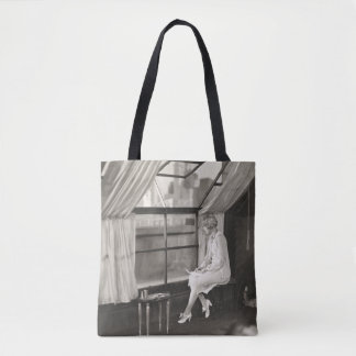 Tote Bag femme triste regardant par la fenêtre1940, femme,