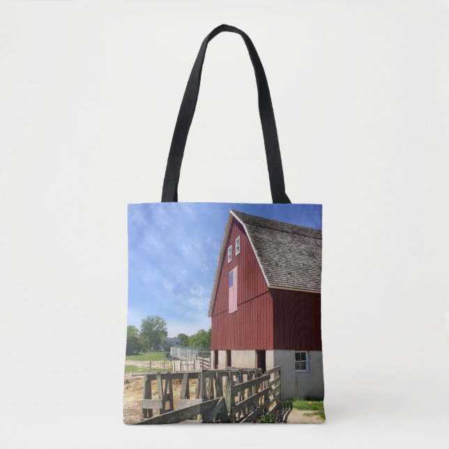 Tote Bag Fermes | Grange rouge avec drapeau américain (Devant)