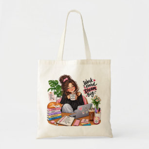Tote Bag Fille studieuse au café cosy – Travaillez dur, rêv