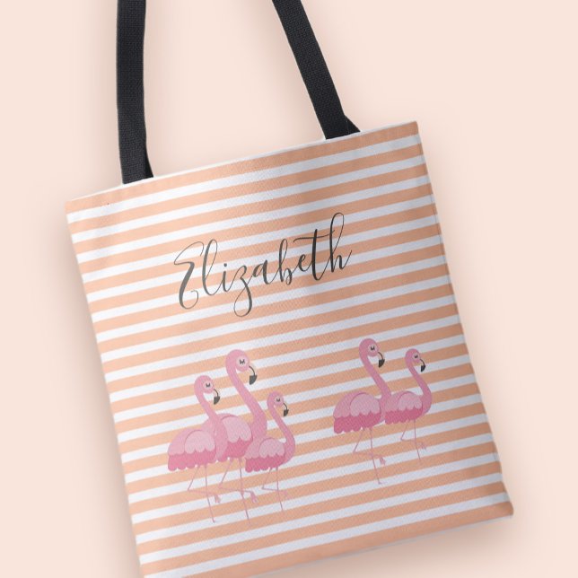 Tote Bag Flamant rose rose mignon Nom personnalisé Trendy P (Cute Pink Flamingo Custom Name Trendy Peach Stripe Tote Bag)