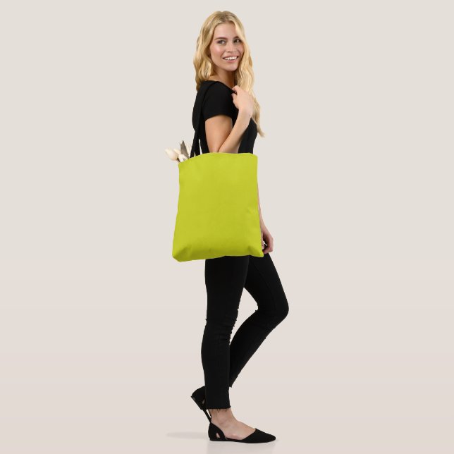 Tote Bag Flat Yellow Background – Back-to-School Texture (Sur le modèle)