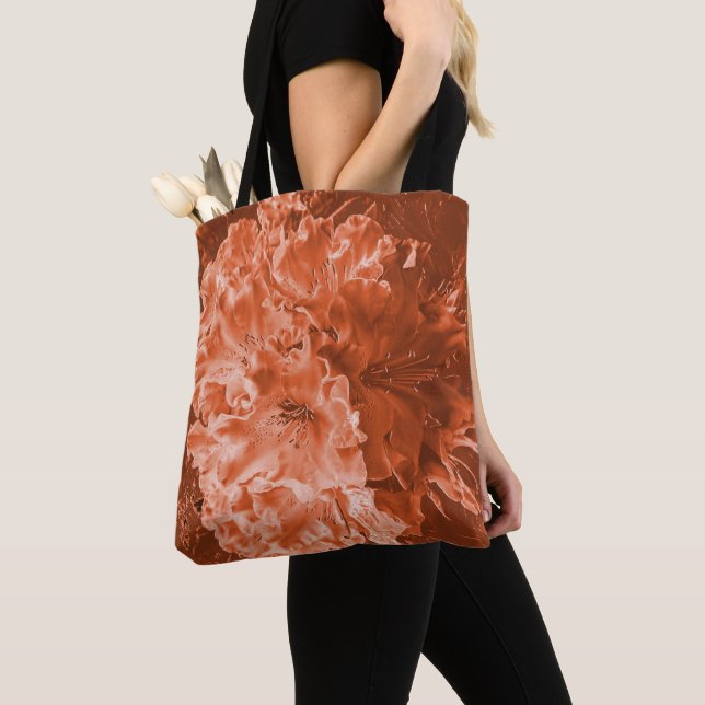 Tote Bag Fleur agrandie avec léger relief, saumon brun (De près)