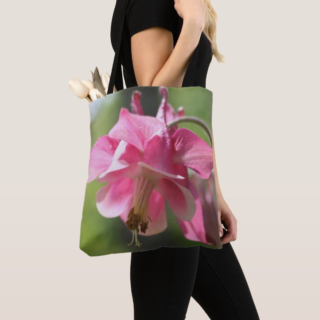 Tote Bag Fleur de Colombine Rose en Gros Plan  (De près)
