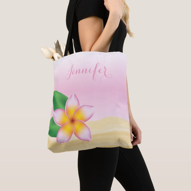 Tote Bag Fleur Frangipani Rose Avec Nom Personnalisé (De près)