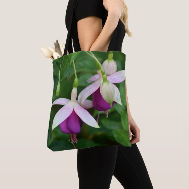 Tote Bag Fleurs de Fuchsia Violettes avec Sépales Blancs Fl (De près)