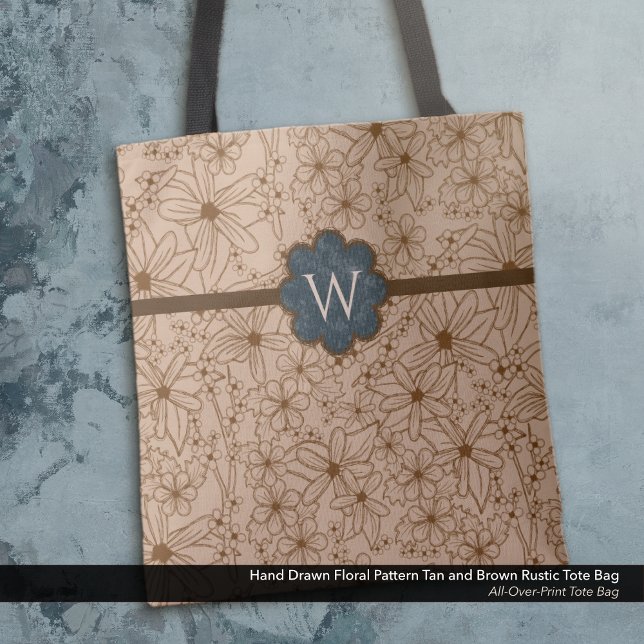 Tote Bag Fleurs de pays : Tan et bleu marine Monogrammé (Tote Bag: Rustic Hand Drawn Floral Pattern in Tan and Brown with Distressed Navy Blue Monogram.)