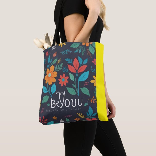 Tote Bag Fleurs de printemps | Monogramme vert noir  (De près)