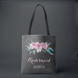 Tote Bag Fleurs roses rustiques Chalkboard mariage bridesma<br><div class="desc">Rustique élégante printemps ou été mariage élégante femme de chambre / femme d'honneur / fille de fleur sac fourre-tout sur plateau noir gris avec de beaux bouquets d'aquarelle rose magnolias avec feuillage d'eucalyptus vert menthe. Personnalisez-le avec le nom de la demoiselle d'honneur sur le devant et avec le nom de...</div>
