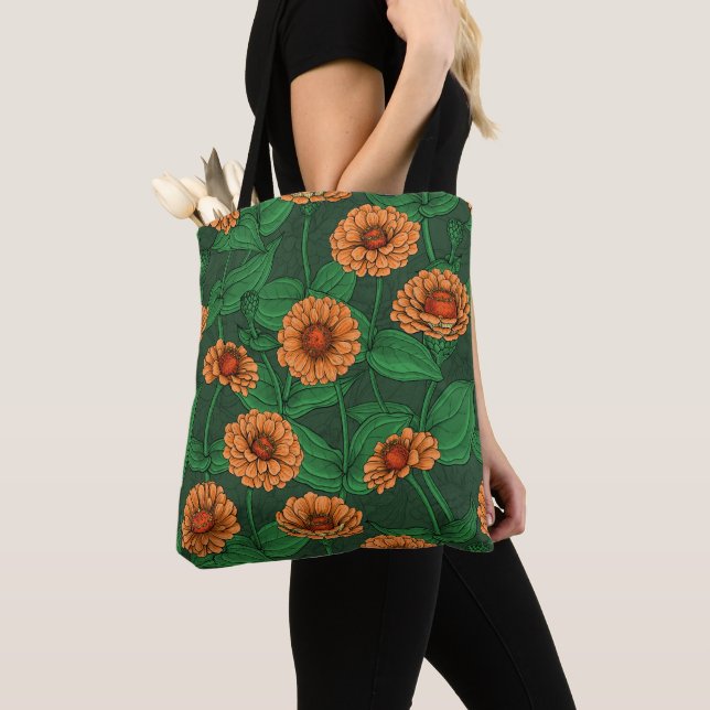 Tote Bag Fleurs Zinnia orange, feuilles verts sur vert fonc (De près)