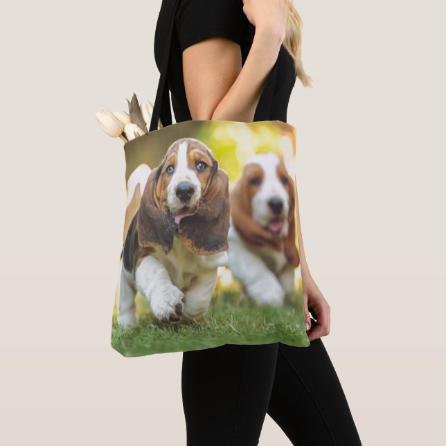 Tote Bag Fonctionnement de chiots de Basset Hound (De près)