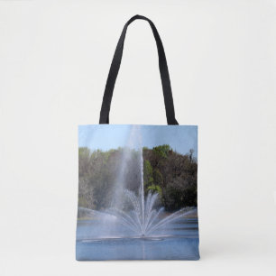 Tote Bag Fontaine sur un lac