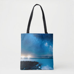 Tote Bag Galaxie de manière laiteuse au-dessus des bateaux