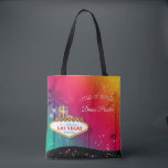 Tote Bag Glamour Las Vegas Mariage Maid of Honor<br><div class="desc">Panneau glamour Las Vegas, palmiers hauts et étoiles scintillantes illustrés sur les sacs-cadeaux Maid of Honor. De beaux cadeaux que vous pouvez customiser avec votre propre texte. (Vous pouvez trouver les essentiels et les faveurs mariages correspondants dans ce magasin, le paradis nuptial. Contactez ujean4791@gmail.com pour un travail personnalisé et/ou la...</div>
