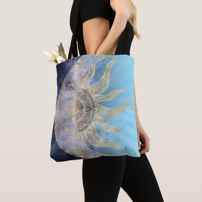 Tote Bag Gold Moon Sun Mandala Celestial Design (De près)
