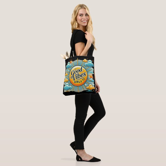 Tote Bag Good Vibes uniquement - Soleil esthétique (Sur le modèle)