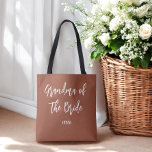 Tote Bag Grand-mère de la mariée Terracotta Mariage<br><div class="desc">Grand-mère de la mariée Sac cabas de mariage en brun terracotta et blanc,  idéal pour les mariages,  la fête de mariage,  le dîner de répétition. Découvrez d'autres produits avec ce design dans la collection ci-dessous.</div>