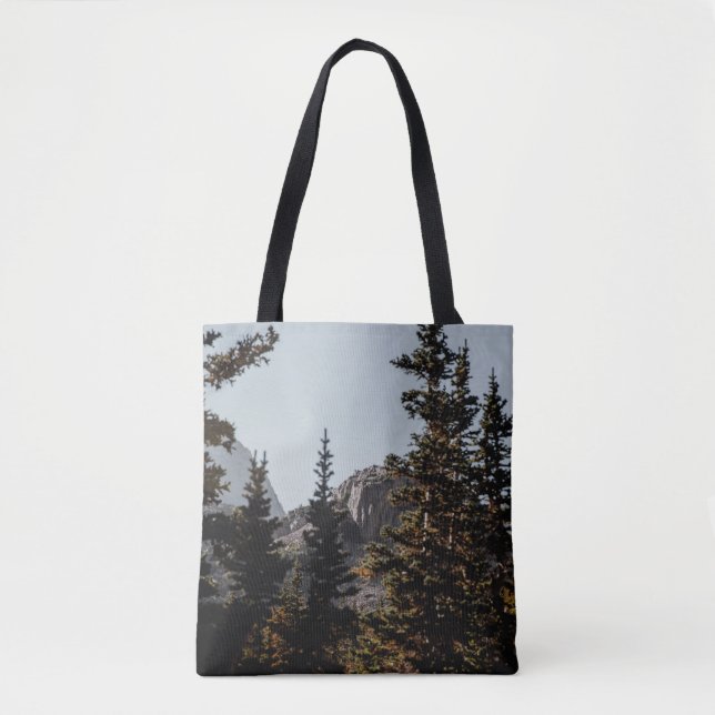 TOTE BAG GREEN PINE TREES NEAR MOUNTAIN DURING DAYTIME (Devant)