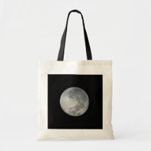 Gros plan sur la pleine lune dans le ciel nocturne