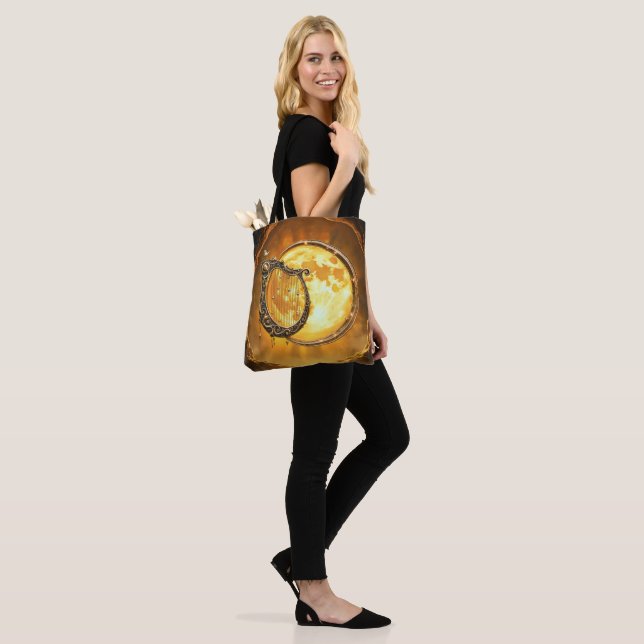 Tote Bag Harpe Céleste de la Lune Dorée (Sur le modèle)