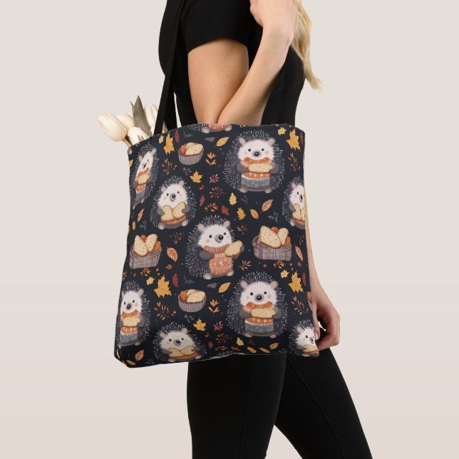 Tote Bag Hérisson mignon avec pain et feuilles d'automne (De près)