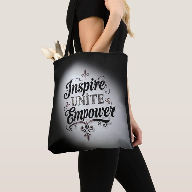 Tote Bag Illuminer et responsabiliser – Traditionnel (De près)